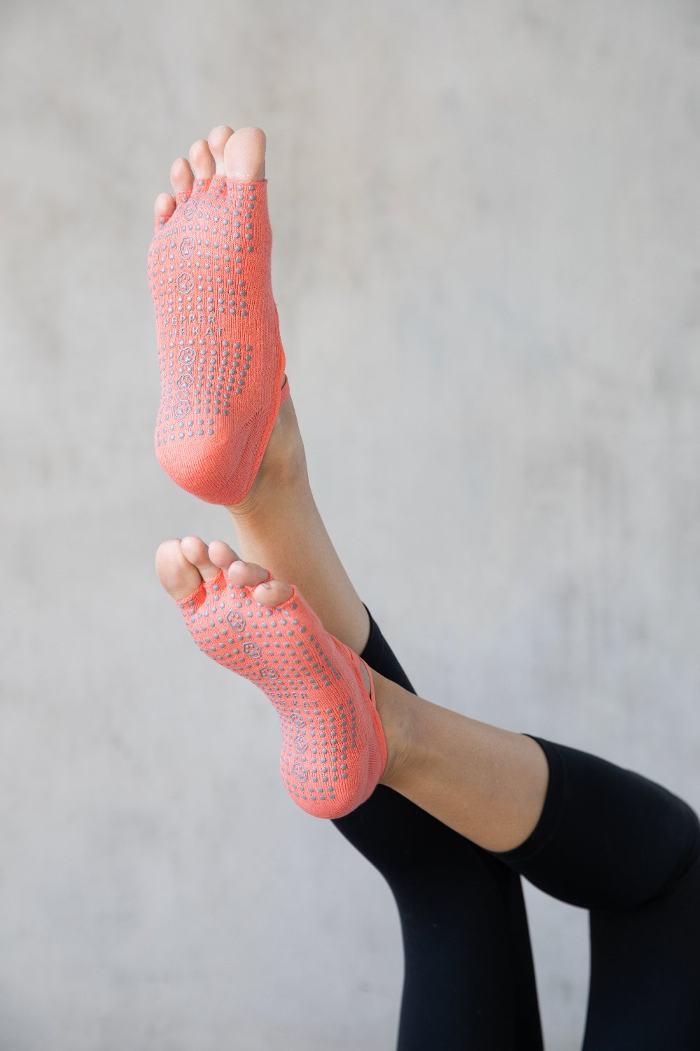 HAILEY TOE FREE GRIP SOCKS