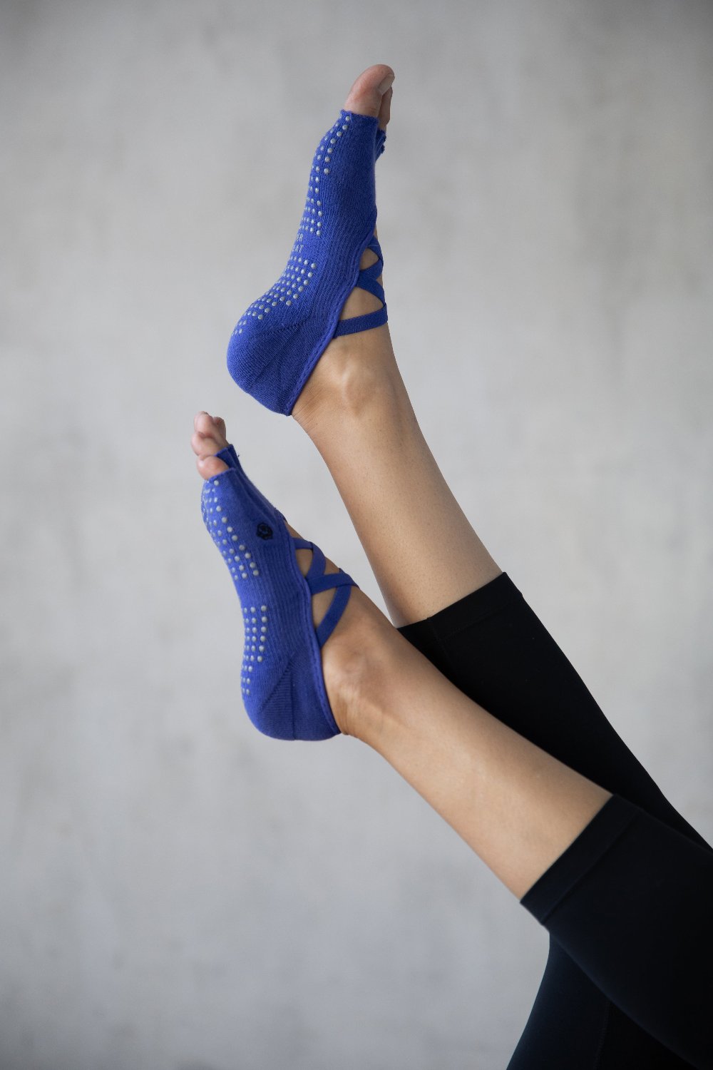 HAILEY TOE FREE GRIP SOCKS